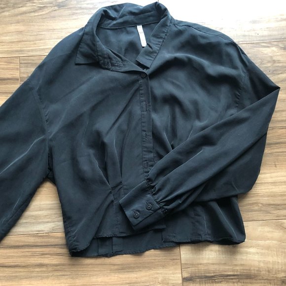 Zara Cropped Buttondown Blouse - Picture 1 of 2